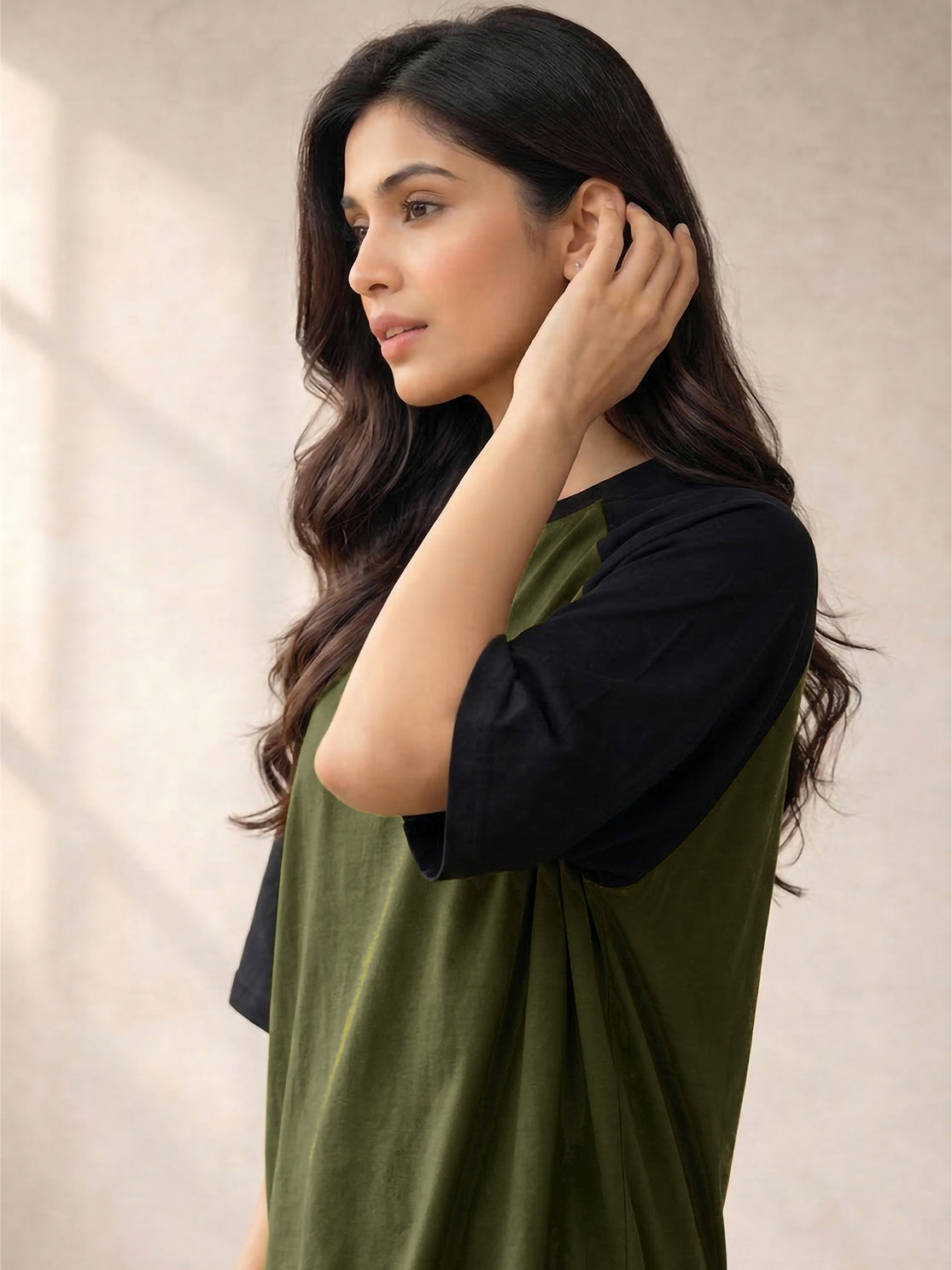 TOM MILTON Women Olive Green Color Raglan Half Sleeve Round Neck Oversized Tshirt